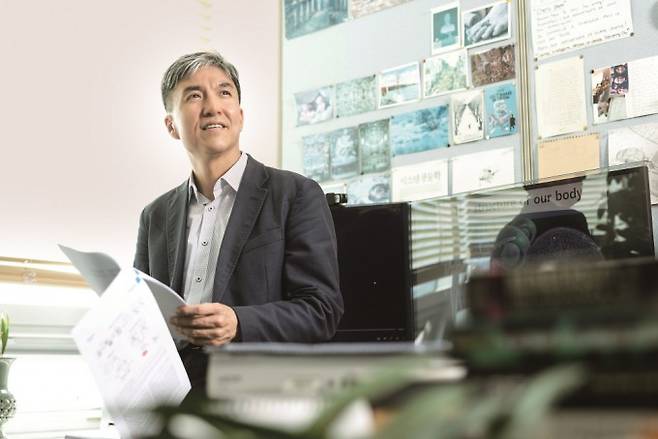 조광현 교수(사진)는 "대장암세포 가역화를 촉진하는 분자스위치를 찾은 것은 맞지만 이것이 최적의 분자스위치는 아니다"라고 말했다. 더 효과적인 분자스위치를 찾는 연구가 앞으로 계속될 예정이다. 조광현 제공