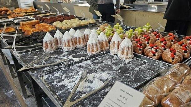 5.jpg 애기가 혀로 빵 할짝하던 빵집, 덮개 생김