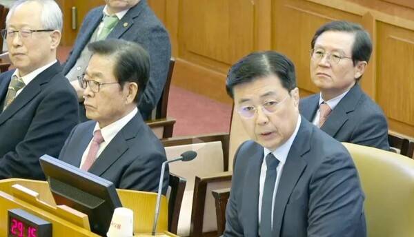 ▲홍장원 전 국가정보원 제1차장이 지난 2월4일 헌법재판소에서 열린 윤석열 전 대통령 탄핵심판 5차 변론기일에 증인으로 출석해 발언하고 있는 모습. 사진=헌법재판소