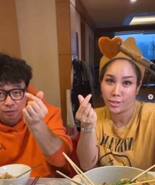 그룹 클론 멤버 강원래(왼쪽), 아내 김송의 투샷 / 김송 인스타그램