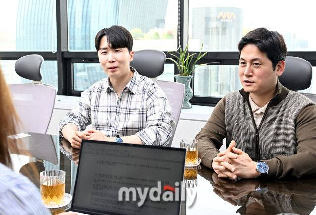 유튜브채널 '강앤박변호소'의 강호석(왼쪽)·박건호 변호사./송일섭 기자