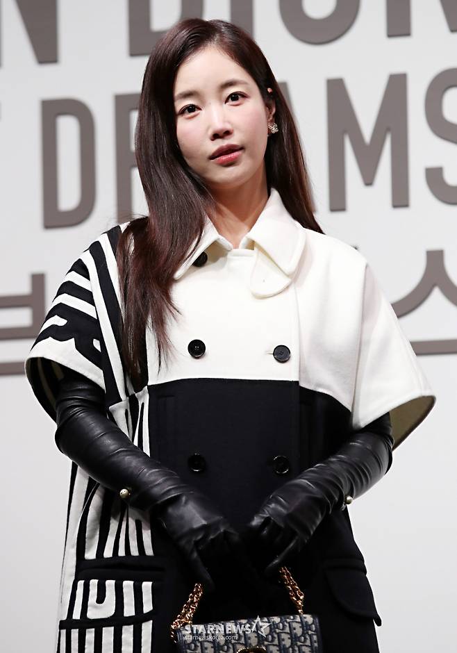 배우 기은세가 18일 서울 동대문구 DDP 아트홀에서 진행된 명품 브랜드 디올 'DESIGNER OF DREAMS' 전시회 개최 기념 포토월에 참석해 포즈를 취하고 있다. /2025.04.18 /사진=김휘선 hwijpg@