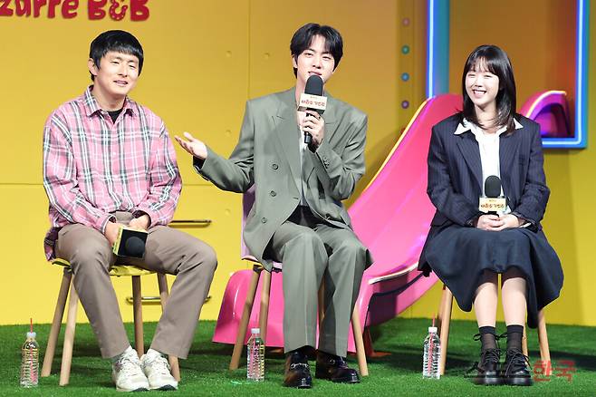 넷플릭스 예능 '대환장 기안장' 제작발표회 참석한 기안84, BTS 진, 지예은. 25.04.15 ⓒ이혜영 기자 lhy@hankooki.com