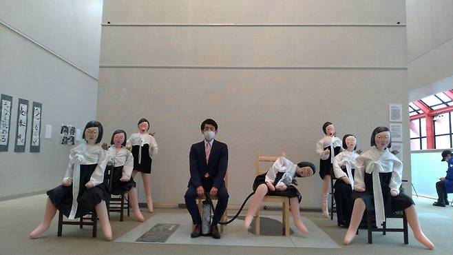 8274649303_486616_70120355a433b60a4445955a7bfe4586.jpg 일본에서 열린 위안부 조롱 전시회