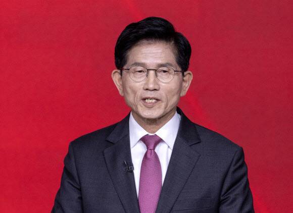지난 19일 서울 강서구 ASSA아트홀에서 열린 국민의힘 제21대 대통령 후보자 1차 경선 토론회에서 A조 김문수 후보가 발언하고 있다. 연합뉴스