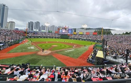 만원관중의 사직구장