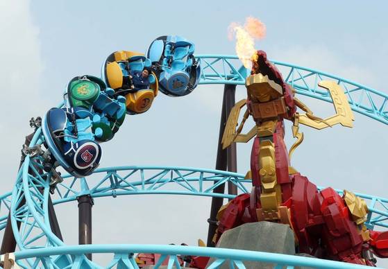 레고랜드가 선보인 200억원짜리 어트랙션 스핀짓주.