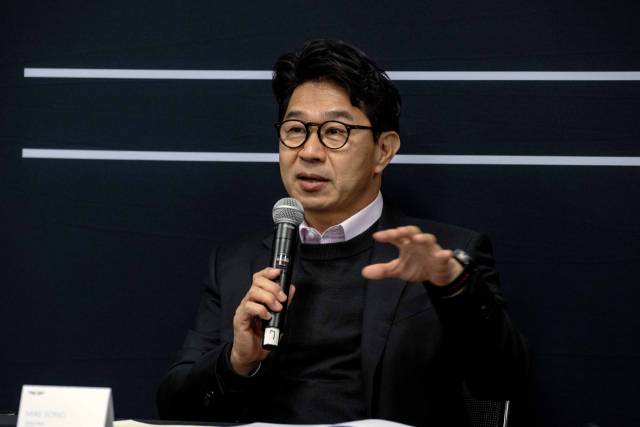 송민규 제네시스사업본부장 부사장이 16일(현지시간) 미국 뉴욕 제이콥 재비츠 컨벤션 센터에서 국내 기자들과 만나 제네시스 사업 계획을 설명하고 있다. 사진 제공=현대차·기아