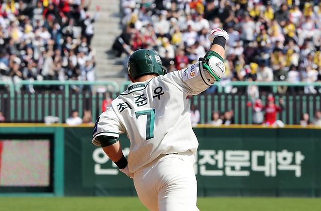 ▲ 최준우. 약 4년 만에 홈런을 쳤다 ⓒ SSG 랜더스