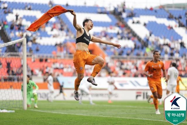 남태희(왼쪽). /사진=한국프로축구연맹 제공