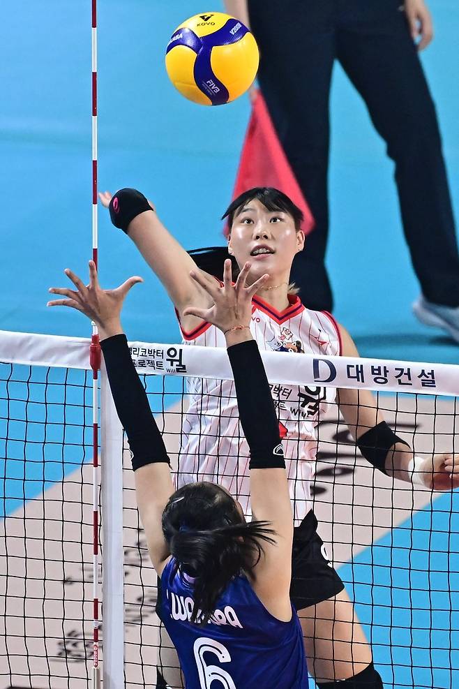 정윤주의 스파이크 [한국배구연맹 제공. 재판매 및 DB 금지]