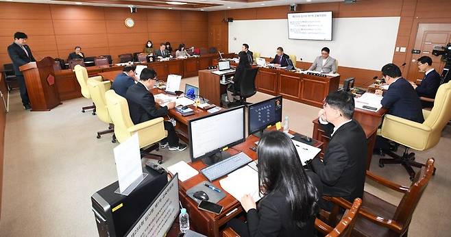 울산시의회 교육위원회는 21일 '울산시교육청 학생복지증진 조례 일부 개정 조례안'을 심사, 보류 결정을 내렸다. 울산시의회 제공