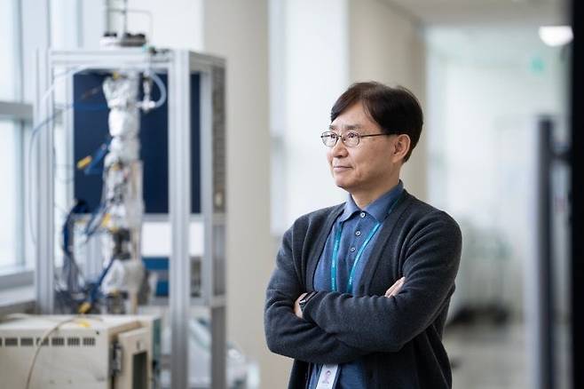 LG에너지솔루션 사장을 지낸 김명환 한국화학연구원 차세대 이차전지 혁신전략연구단 단장은 국내 이차전지 산업의 초석을 닦은 인물이다. 지금은 화학연에서 차세대 전지 개발의 중책을 맡았다./한국화학연구원