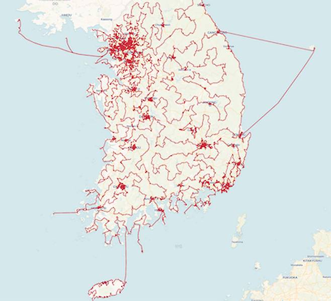윌리엄 쿡 캐나다 워털루대 수학과 교수가 한국에 있는 모든 술집 8만1998개를 걸어서 방문하는 최단 거리를 계산했다. 사진은 쿡 교수의 연구에 따른 최단 거리 경로를 나타낸다. 윌리엄 쿡 교수 제공