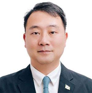 양욱 아산정책연구원 연구위원- 서울대 법대, 국방대 국방관리 대학원 석·박사, 현 한남대 국방전략대학원 겸임교수, 현 국가안보실 정책자문위원