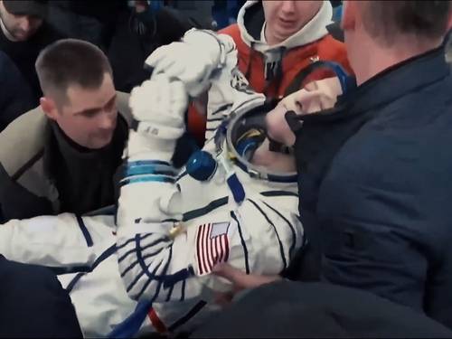 우주에서 지구로 귀환한 돈 페티트(70) / NASA