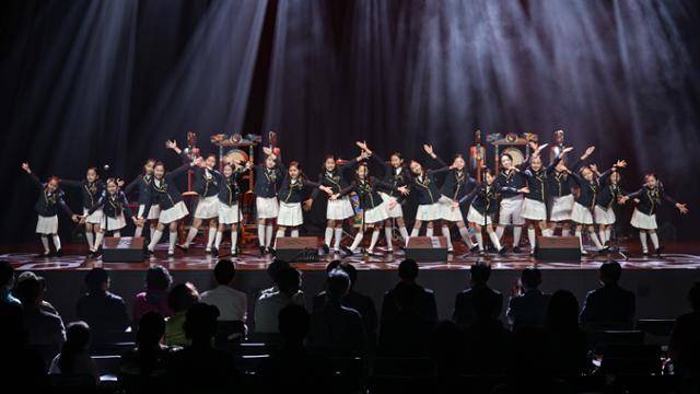 20일 서울 용산구 노들섬 라이브하우스에서 열린 ‘제1회 서울세대공감음악회’에서 브릴란떼 어린이합창단이 공연을 선보이고 있다. 하상윤 기자
