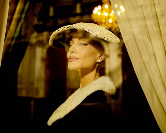 영화 '마리아'는 20세기를 대표하는 소프라노 마리아 칼라스의 삶을 그린 전기 영화다. [사진 판시네마]