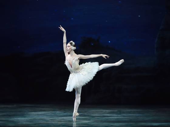 '백조의 호수'를 추는 서희.                              [사진 Gene Schiavone]