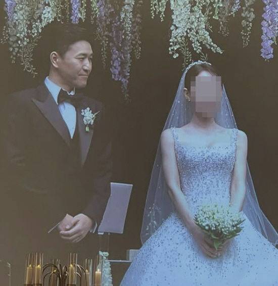 [서울=뉴시스] 김종민과 아내의 모습. (사진=인순이 인스타그램 캡처) 2025.04.21. photo@newsis.com  *재판매 및 DB 금지