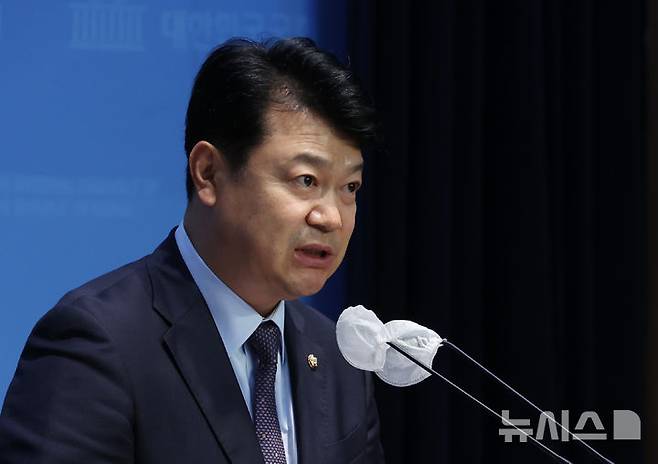 [아산=뉴시스] 더불어민주당 복기왕 충남 아산시갑의원. (사진=뉴시스 DB)