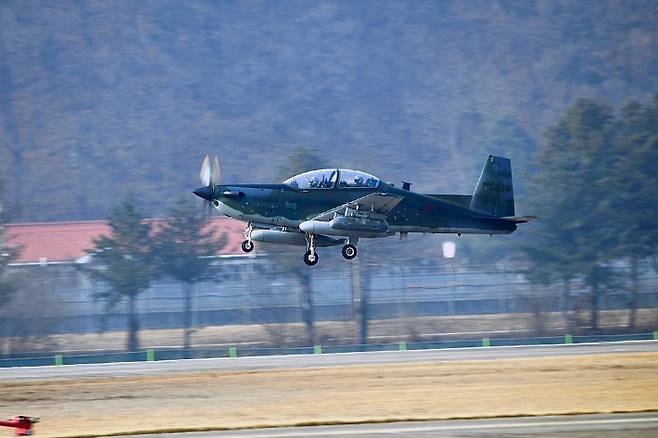 KA-1 공중통제공격기. 공군 제공