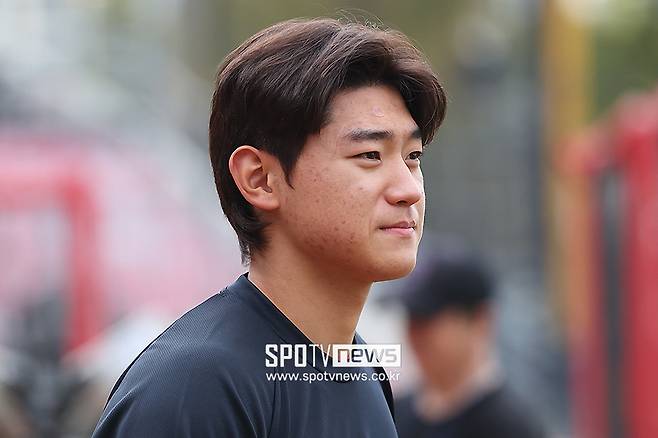 ▲ 본인이 느끼는 통증은 상당 부분 완화된 상태로 이제 의학적인 완치 판정만 기다리는 김도영 ⓒ곽혜미 기자