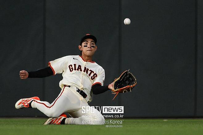 ▲ 올 시즌 공격은 물론 수비에서도 리그 평균 이상의 능력을 과시하며 샌프란시스코의 중원을 지키고 있는 이정후