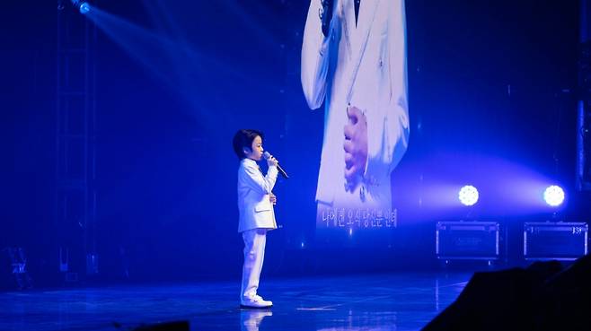 '부산갈매기' 떼창까지..김용빈·손빈아·천록담·춘길·최재명·추혁진 '미스터트롯3' 전국투어 부산 콘서트 성료