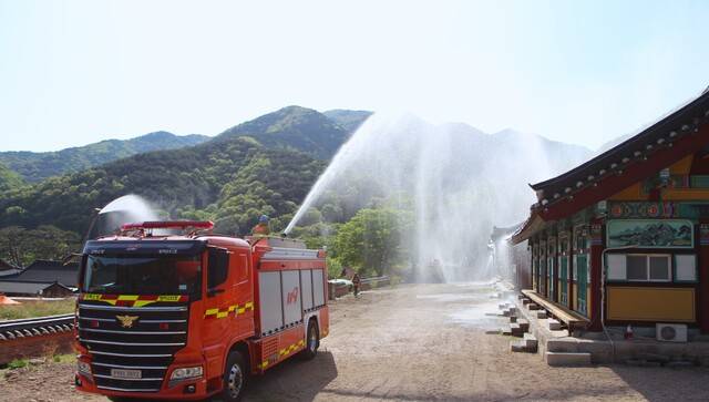 ‘산불 및 주요 목조문화재 합동소방훈련’ 모습. /포항북부소방서 제공