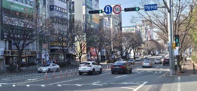 울산 학원가와 법조타운을 관통하는 문수로. 부산일보DB