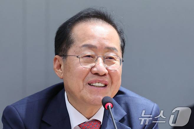 홍준표 국민의힘 대선 경선 후보가 22일 서울 용산구 대한의사협회에서 열린 간담회에서 발언하고 있다. 2025.4.22/뉴스1 ⓒ News1 신웅수 기자