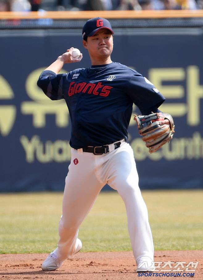 23일 잠실구장에서 열린 LG 트윈스와 롯데 자이언츠의 경기. 롯데 손호영이 수비를 하고 있다. 잠실=박재만 기자 pjm@sportschosun.com/2025.03.23/