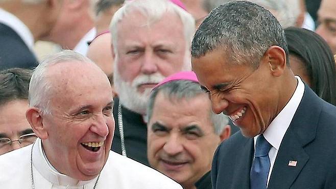 프란치스코 교황은 지난 2015년 미국 워싱턴을 방문해 버락 오바마 당시 미국 대통령을 만났다
