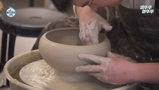 유튜브 채널 ’엠뚜루마뚜루‘ 영상 캡처