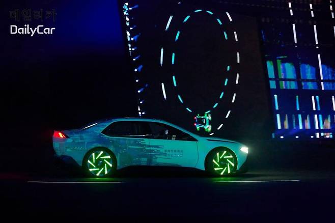 BMW 비전 드라이빙 익스피리언스(BMW Vision Driving Experience) (2025 상하이오토쇼)