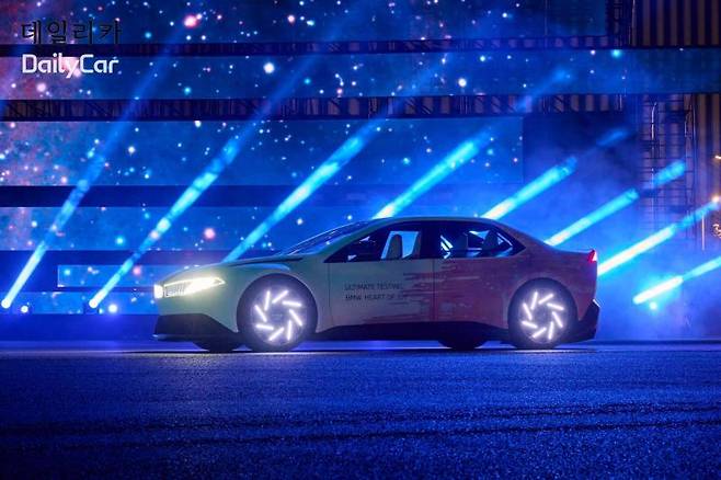 BMW 비전 드라이빙 익스피리언스(BMW Vision Driving Experience) (2025 상하이오토쇼)