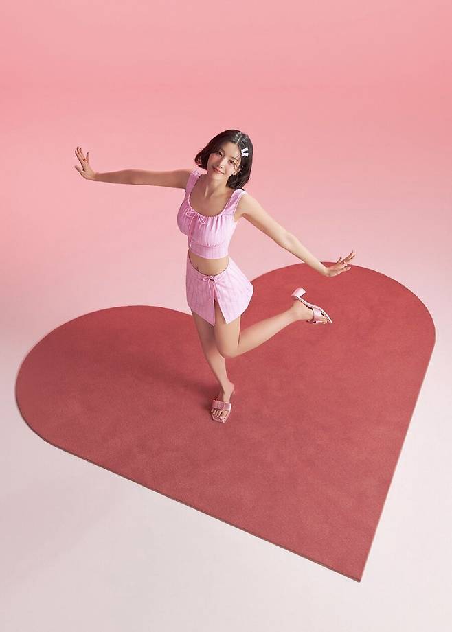 17453147718857.jpg 권은비 비키니 및 모노키니 근황