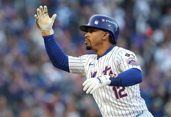 <yonhap photo-2414="">뉴욕 메츠를 대표하는 간판 스타인 프란시스코 린도어. [AFP=연합뉴스]</yonhap>