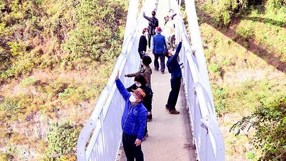 광주 남구 제석산 구름다리. 사진 광주 남구