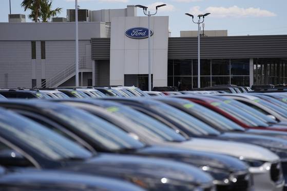 라스베이거스의 포드 대리점에 SUV 차량이 전시되어 있다. AP=연합뉴스