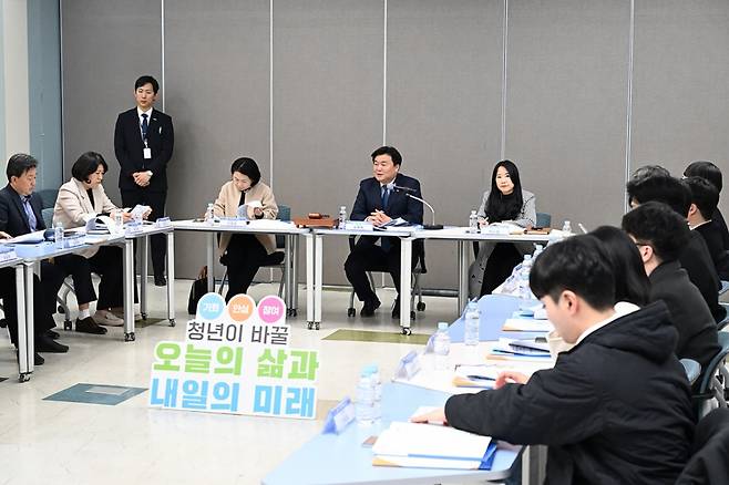 시흥 청년정책위원회 회의 모습./사진제공=시흥시