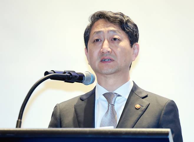안덕근 산업통상자원부 장관이 미국 워싱턴D.C에서 한미 경제·통상 수장 '2+2 통상 협의'를 진행한다. 사진은 안 장관이 지난 18일 서울 용산구 그랜드 하얏트 호텔에서 열린 주한미국상공회의소(AMCHAM·암참) 주최 '에너지 혁신 포럼'에 참석해 축사한 모습. /사진=뉴스1