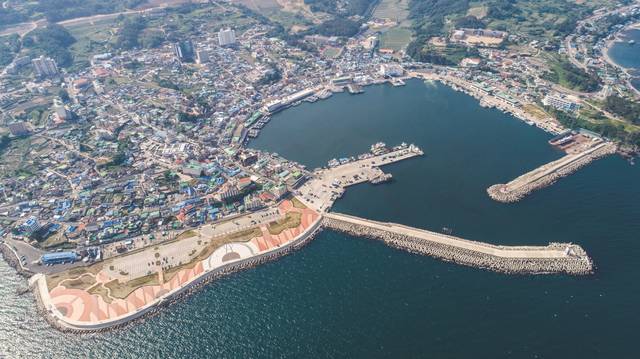 올해 개항 100년을 맞은 경북 경주 감포항. 경주시청 제공