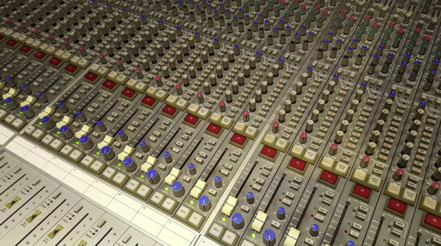 나얼이 올린 오디오 믹서 / 나얼 인스타그램