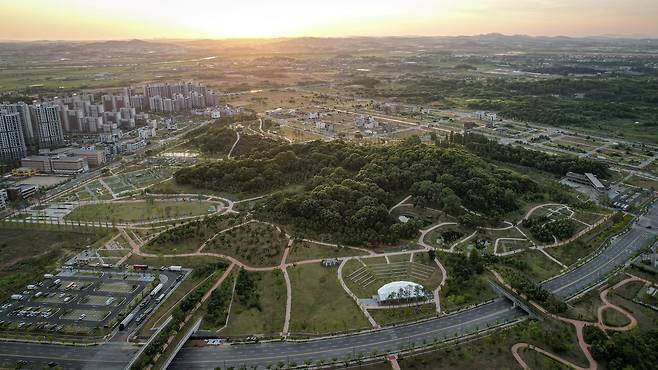 평택고덕 함박산 중앙공원 모습.[LH제공]