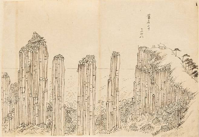 전 김홍도, 《해동명산도(海東名山圖)》, 1788년 이후, 종이에 먹, 각 30.5×43.0cm, 국립중앙박물관 소장. 1788년을 전후로 김홍도와 김응환(金應煥)이 정조의 어명으로 약 50일간 관동과 금강산 지역을 여행하고 그린 《금강사군첩(金剛四郡帖)》의 초본으로 여겨진다. 1998년 처음 공개된 이 작품은 총 32면이 전하고 있으며, 각 폭에는 표제와 함께 화폭의 순서가 쓰여있다. 그중 금강산 여정에 해당하는 부분은 13면으로, 30면 해금강 삼일포(三日浦)부터 60면 피금정(披襟亭)까지다. 섬세한 필묵으로 묘사된 이 작품은 이후 제작된 이풍익의 《동유첩》, 이의성의 《해산도첩》 등의 모본이 된다는 점에서 의미가 있다. *재판매 및 DB 금지