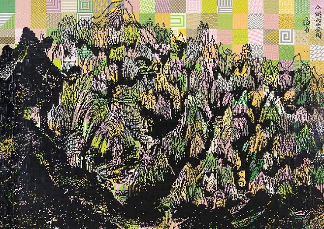 황인기, '오래된 바람', 2017, 플라스틱블럭, 240.0×336.0cm 겸재 정선의 <금강내산도>의 방작(倣作)이다. 그는 전통적인 작업 주제와 일상에서 발견할 수 있는 재료를 결합하여 독특한 이미지를 만들어내는 것이 특징이다. 이 작품은 레고블록으로 만들어진 것으로, 내금강 뒤에 구성된 형형색색의 정사각형은 각 점이 모여 작은 하나의 픽셀을 만들고 그 픽셀이 모여 다시 하나의 이미지를 만드는 ‘디지털 산수화’의 전형을 보여준다. *재판매 및 DB 금지