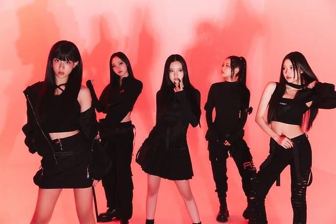 오늘(22일) 저녁 6시에 데뷔 싱글 '티'를 발매하고 데뷔한 신인 걸그룹 VVS. MZMC 제공