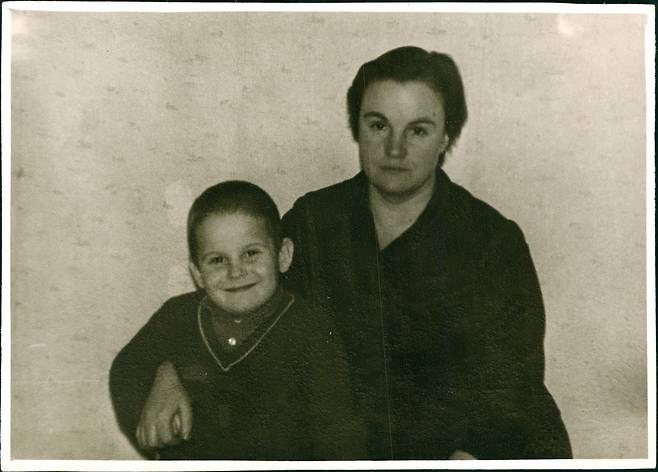 어린 시절 란코프 교수와 어머니 [본인 제공]